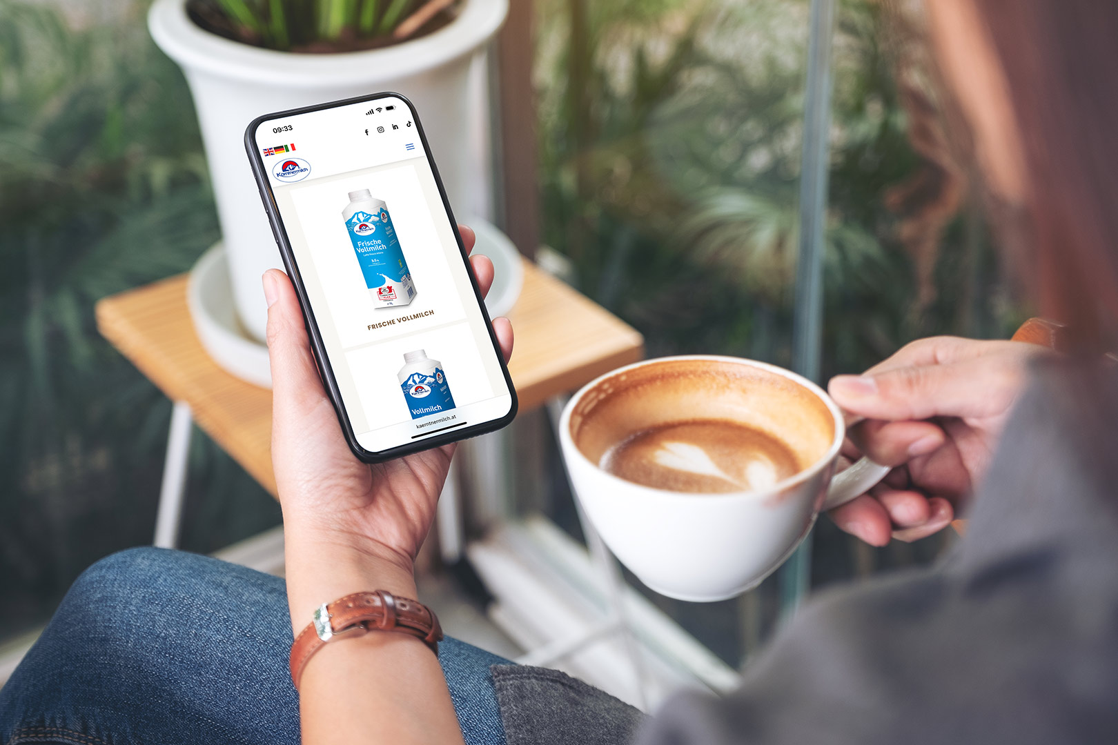 km-mockup-phone-web-2